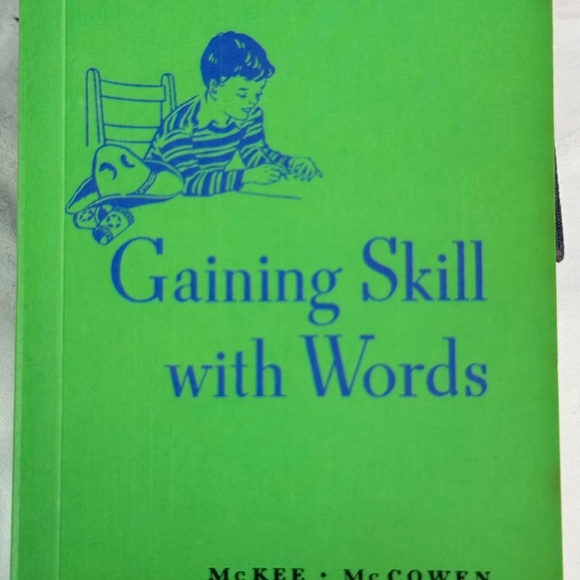 📚 American Girl Doll Molly McIntire School Red Book Hand Bag w Supplies Retired - Picture 5 of 16